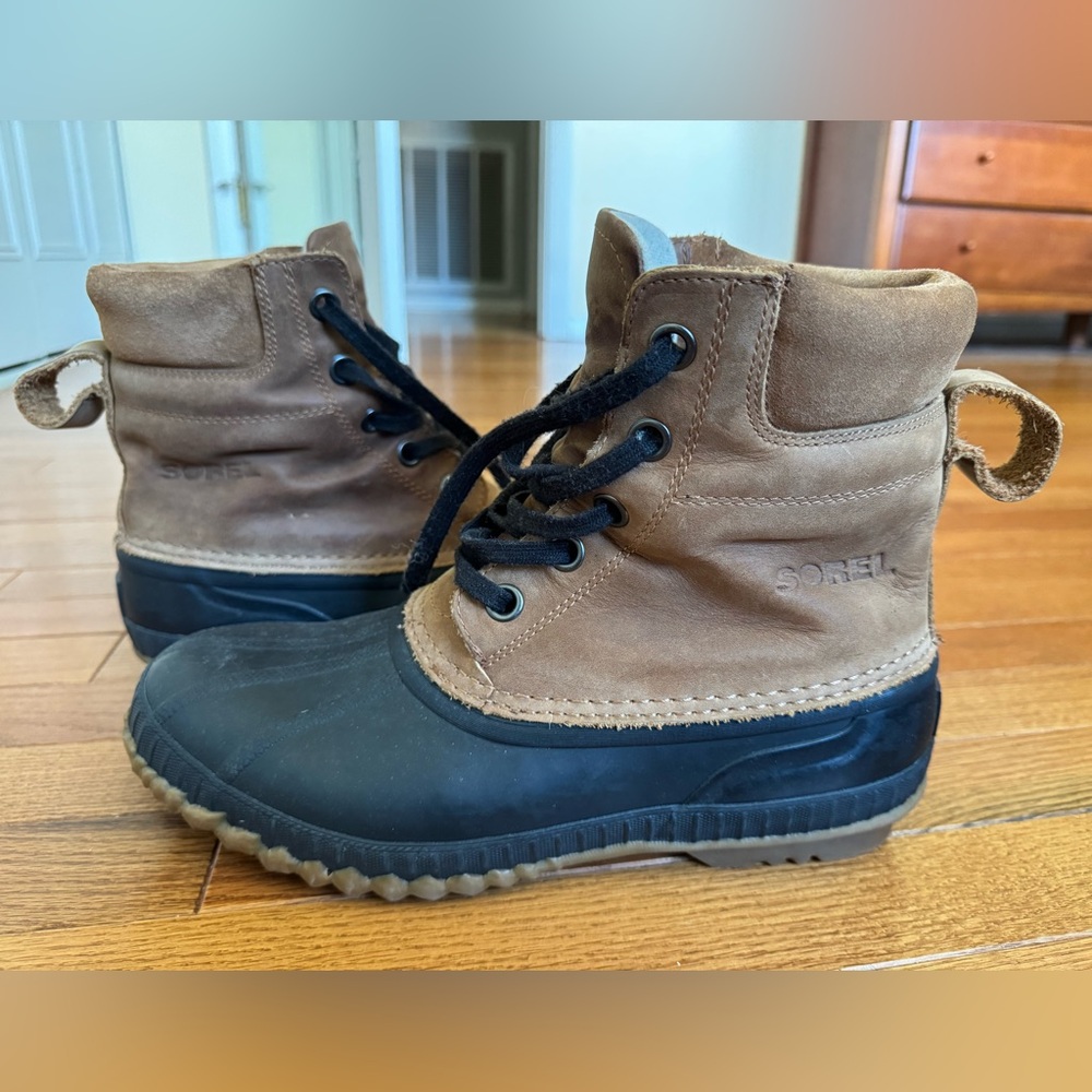 Sorel Men’s Waterproof duck boots size 10